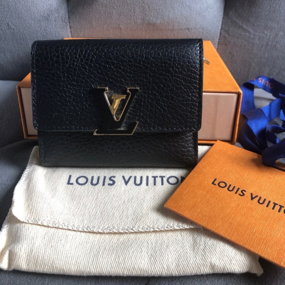 ⭐SOLD⭐  Louis Vuitton Capucines XS Wallet